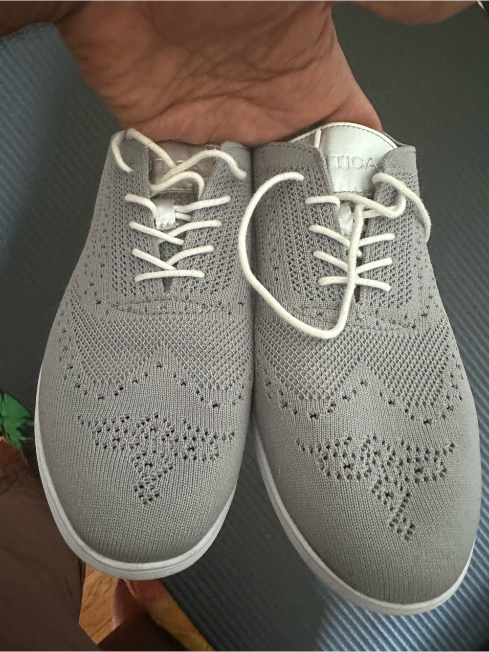 Nautica Men's Light Grey Knit Lace-Up Oxfords